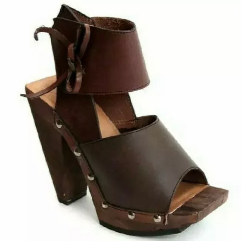 JOHN FLUEVOG FAITHS RAHAB PLATFORM PUMPS SANDALS